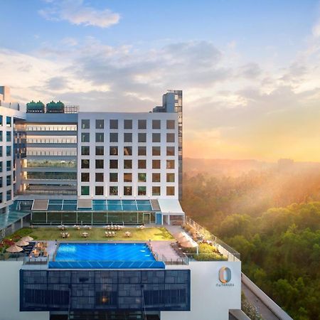 O By Tamara, Trivandrum Thiruvananthapuram Buitenkant foto The hotel's rooftop pool