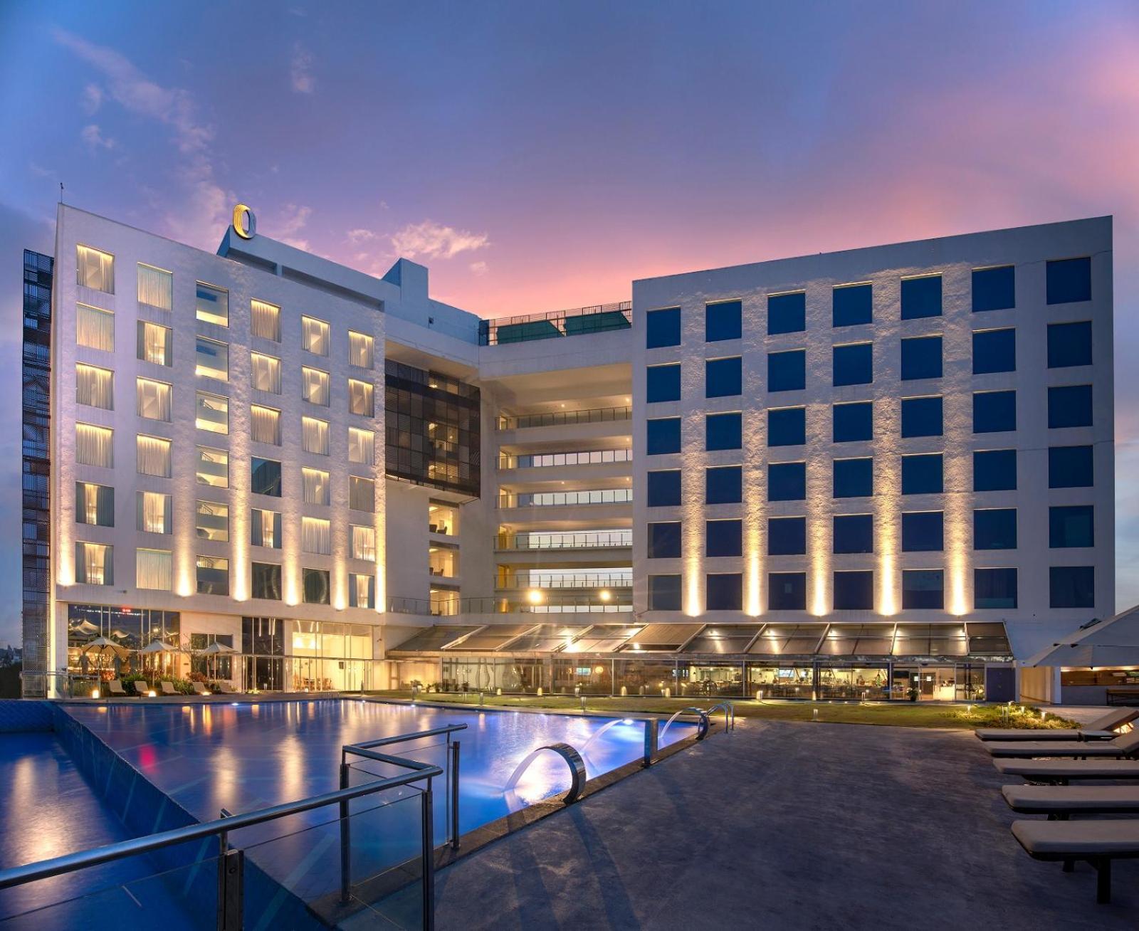 O By Tamara, Trivandrum Thiruvananthapuram Buitenkant foto The hotel at night