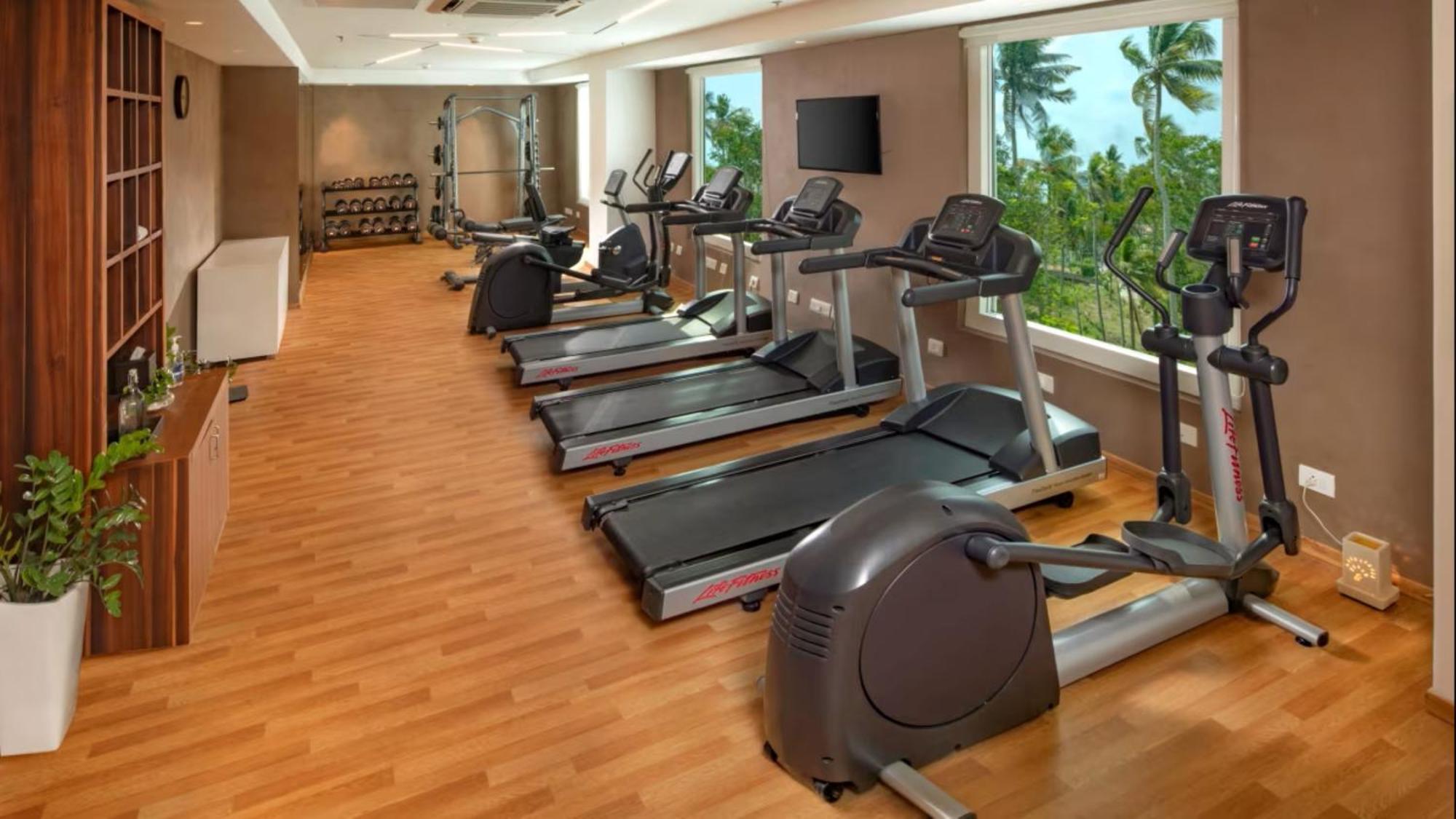 O By Tamara, Trivandrum Thiruvananthapuram Buitenkant foto The gym at the hotel