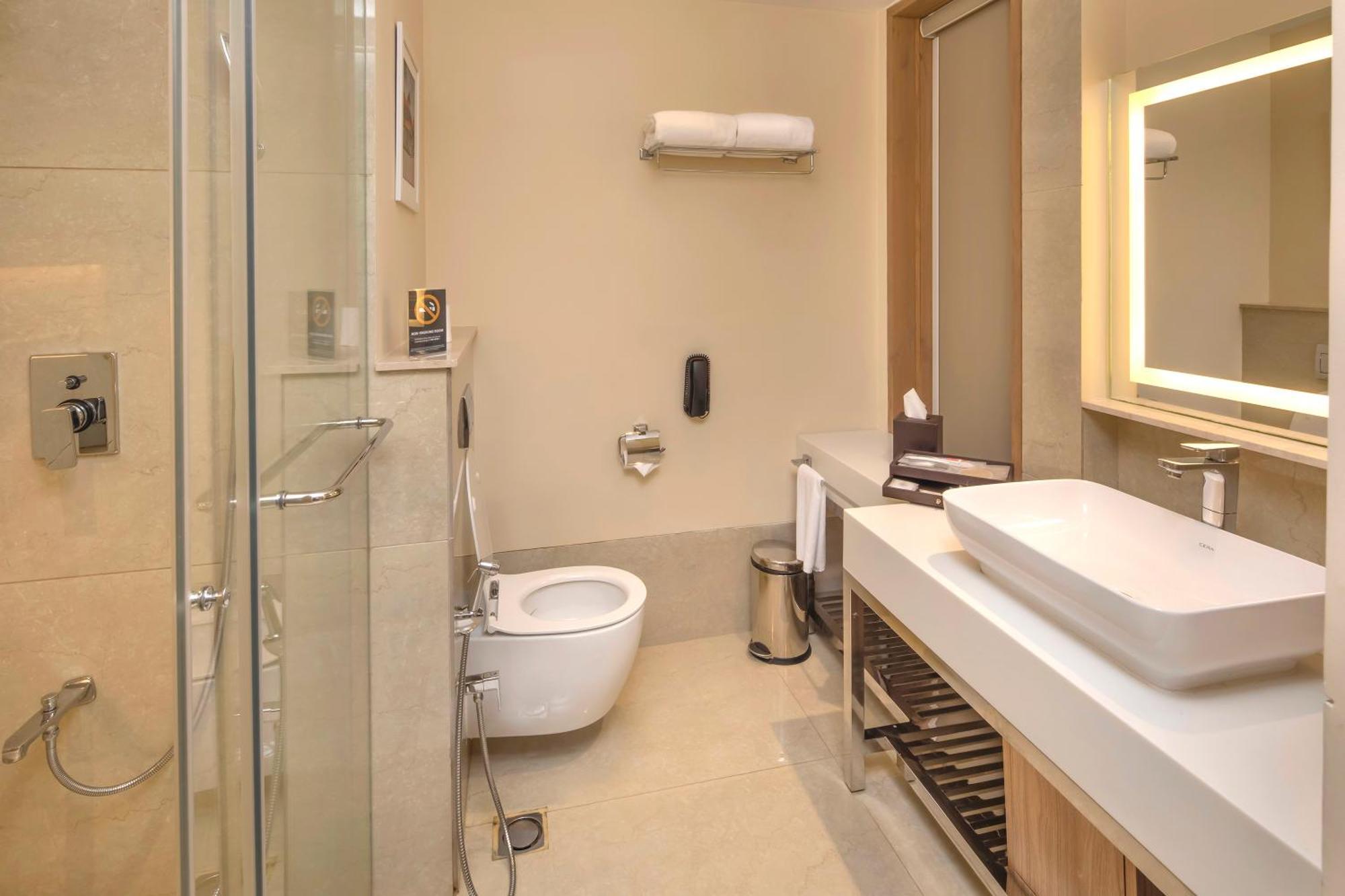 O By Tamara, Trivandrum Thiruvananthapuram Buitenkant foto Bathroom